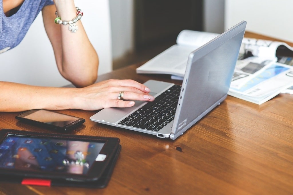 Semantic markup strategies dominating voice assistant indexing